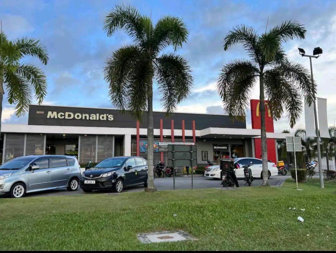 Ayden Hostel Airport Transit - Klia Sepang Exterior photo
